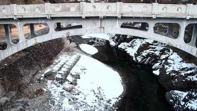 渡良瀬川に架かる渡良瀬橋（撮影日：2013/01/31）