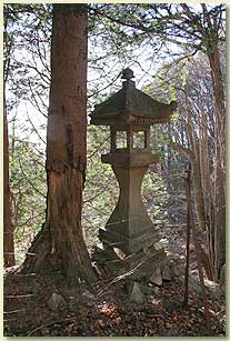 一の茶屋跡の灯籠