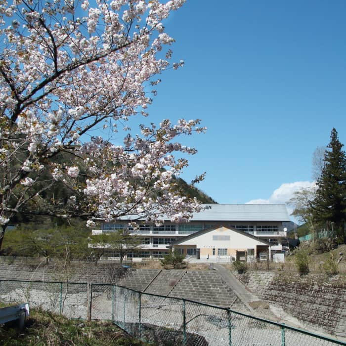 10.中学校