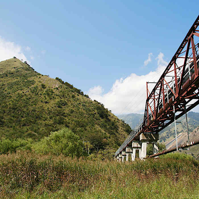 9.横場山と水管橋