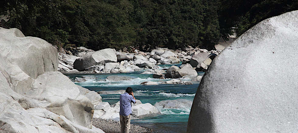 この写真のサイズ980x440です